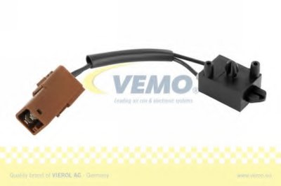 Выключатель, привод сцепления (Tempomat); Выключатель, привод сцепления (управление двигателем) premium quality MADE IN EUROPE VEMO купить